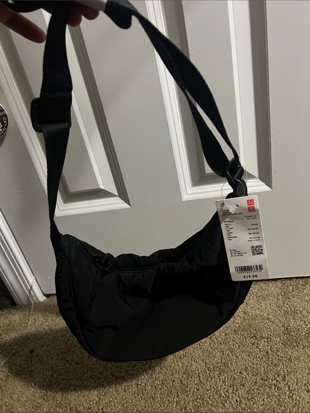 New never worn. UNIQLO Black Men's and Women’s Crossbody Belt Bag